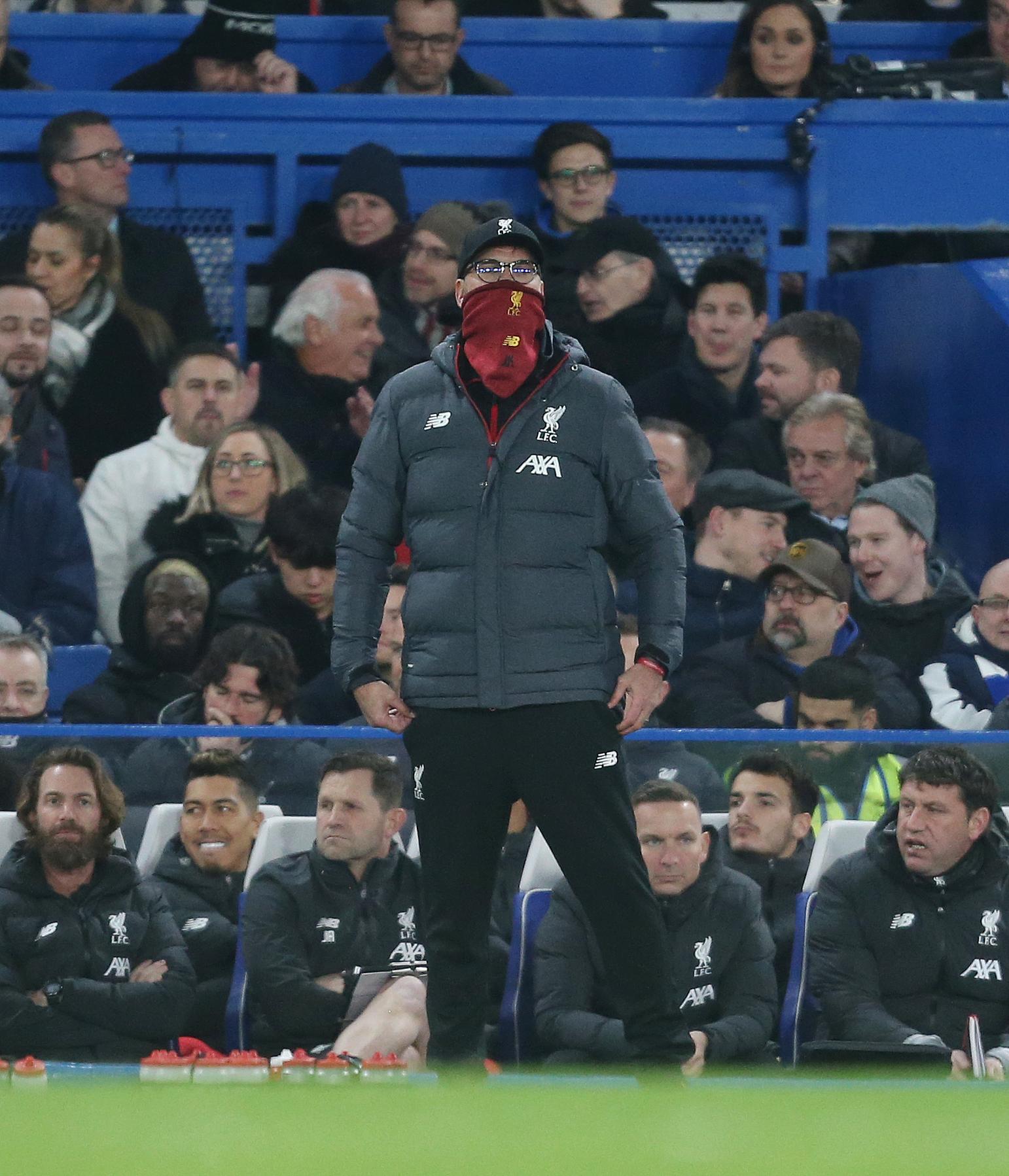 人造石板材自动浇注生产